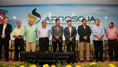 Autoridades na posse do novo presidente da Aprosoja/MS, Maurício Koji Saito / Foto: Divulgação