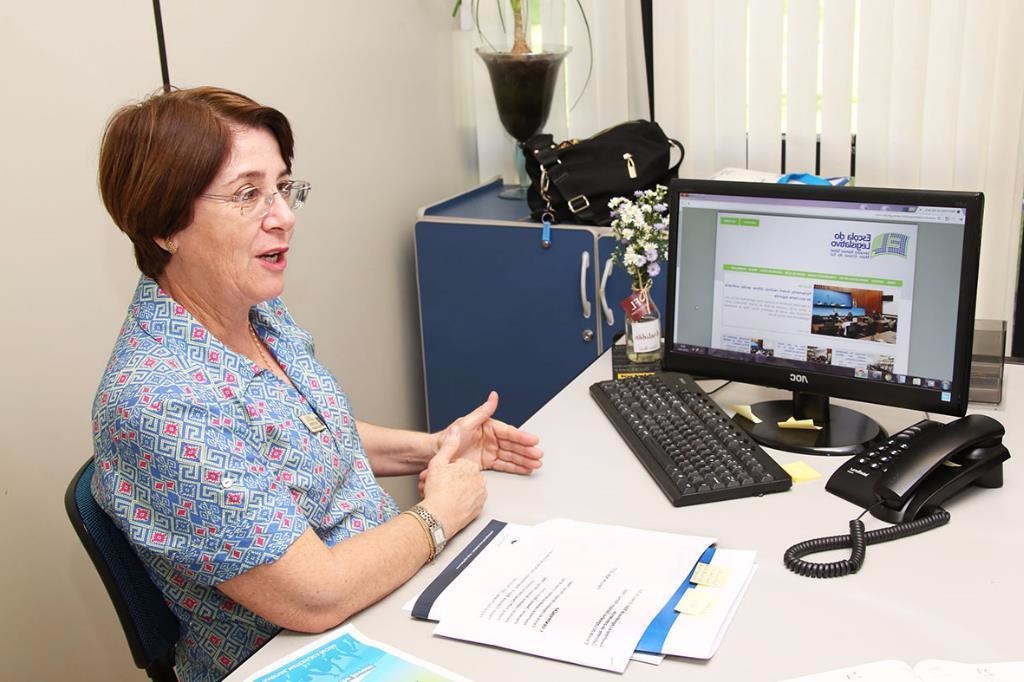 Cheila Vendrami, coordenadora da Escola do Legislativo Senador Ramez Tebet / Foto: Divulgação 
