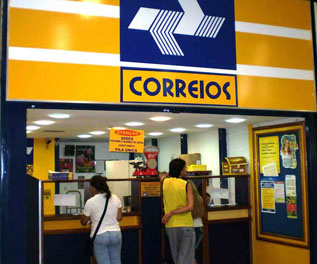 Correios oferecem reajuste de 5,27% e trabalhadores ameaçam greve para dia 18