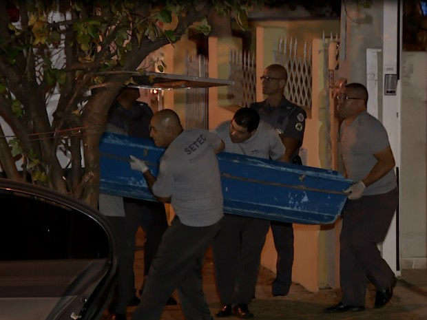 Doze pessoas são mortas durante festa de réveillon em Campinas Família foi morta durante festa de ano novo (Foto: José Braz/ EPTV)