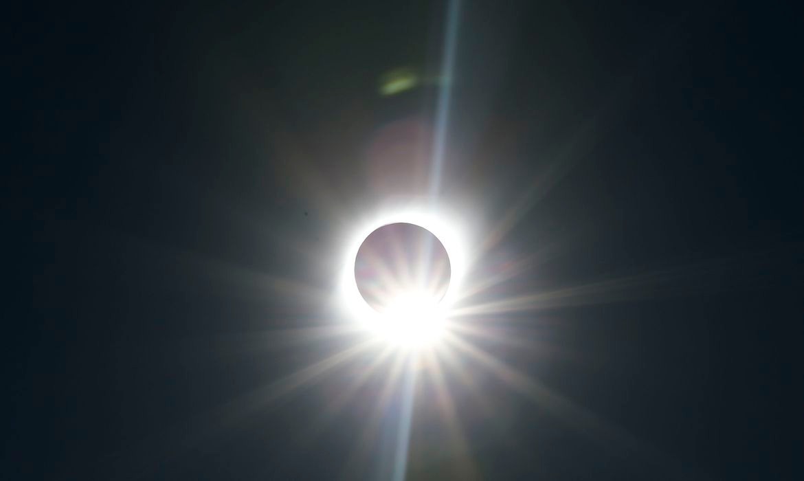 Brasil terá eclipse solar parcial hoje, entre meio-dia e 15h Foto: Agência Brasil