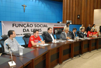 Audiência pública ocorreu no plenário Deputado Júlio Maia. (Foto: Roberto Higa )