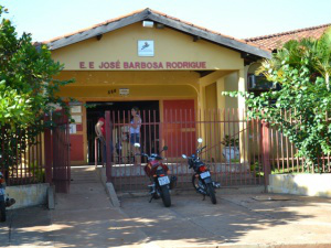 Escola onde aconteceu agressão funciona normalmente hoje. (Foto: Minamar Júnior)