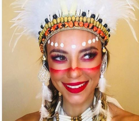 Paolla Oliveira é criticada por fantasia de índia Paolla Oliveira é criticada por fantasia de índia