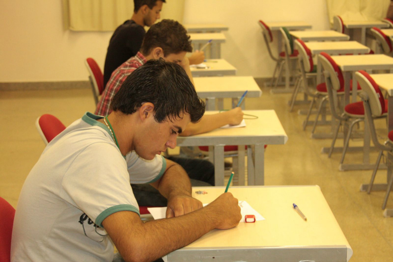 Mercadante anuncia bolsa de R$ 150 para atrair estudante para ciências exatas