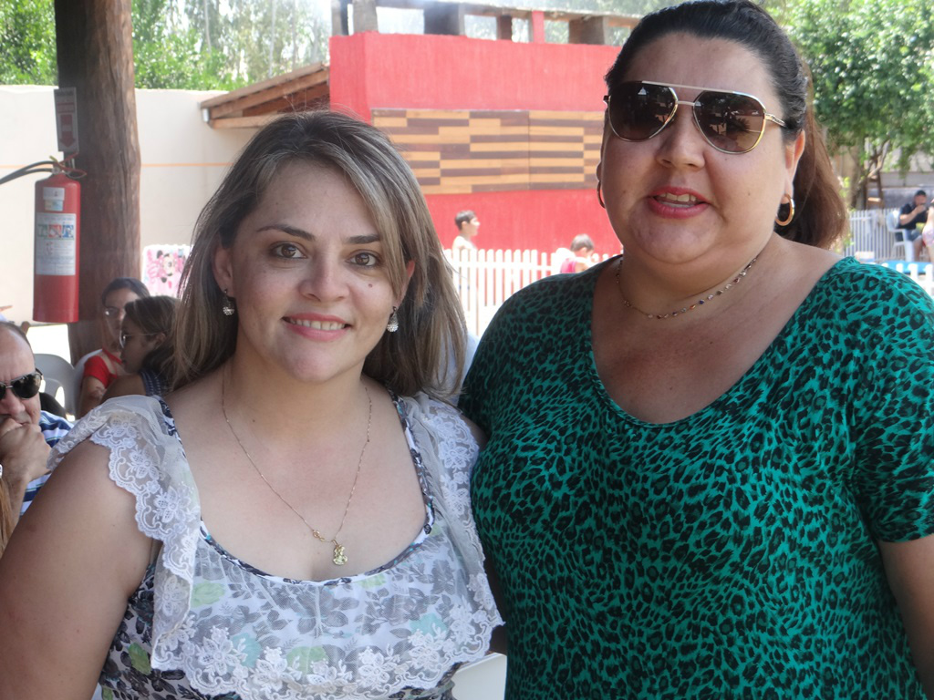 As professoras Andreia Almeida (E) e Ruth Cabral.