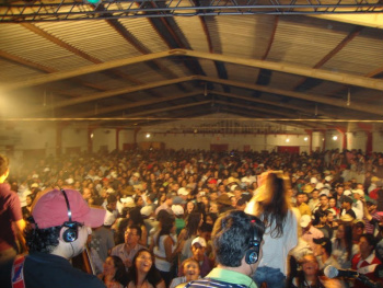 Festa do Clube de Laço aquece comércio de Amambai Mais de 15 mil pessoas devem prestigiar as laçadas e os bailes da festa do União Amambaiense.