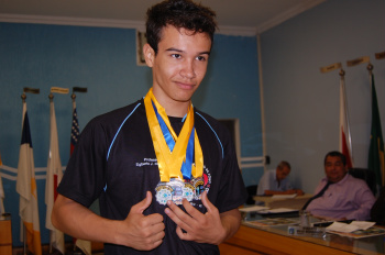 Escola Dragões de Fogo: compromisso com o esporte traz resultados Igor Raguel, destaque da escola Dragões de Fogo.