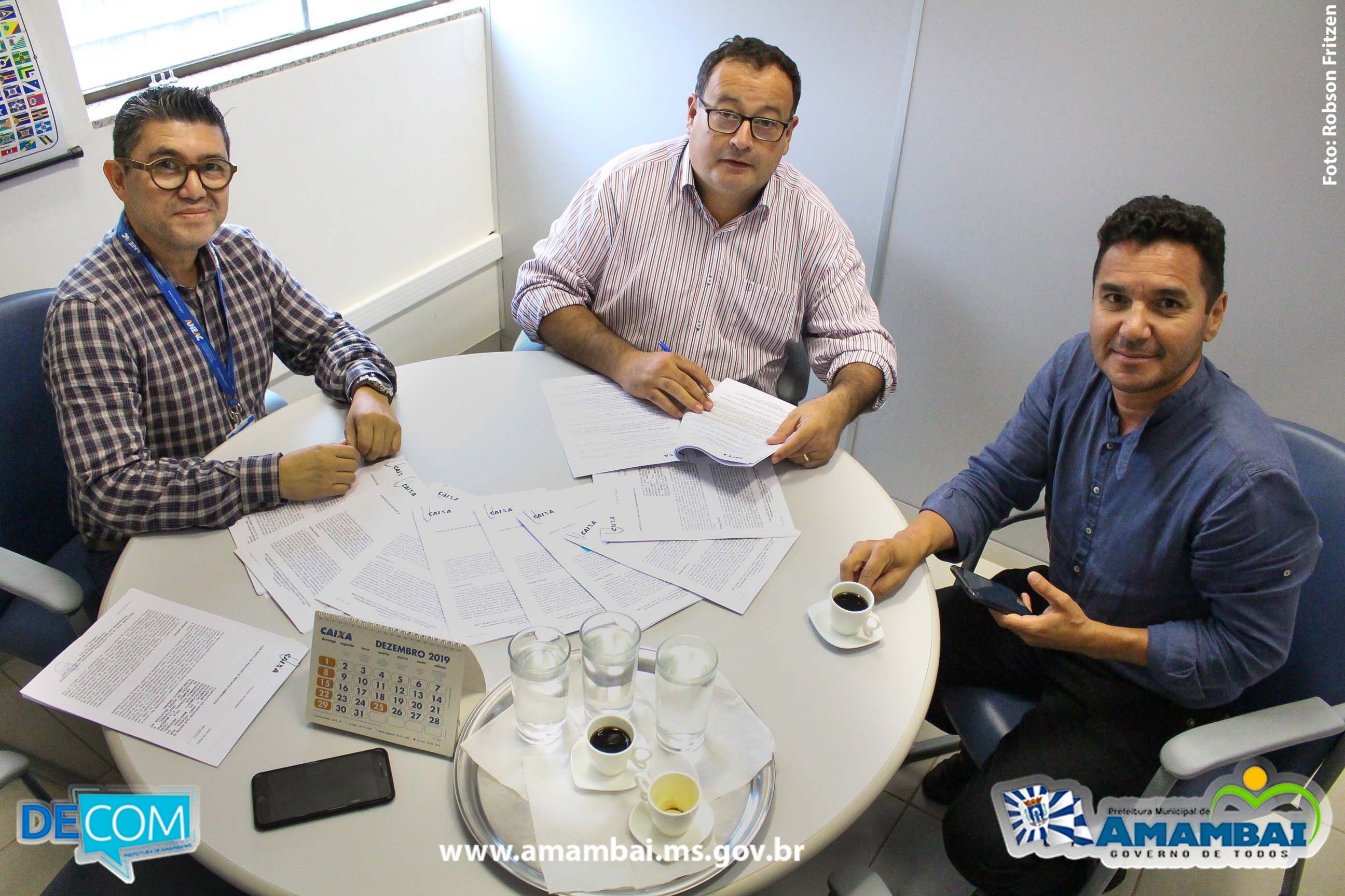 Os convênios foram assinados com a Caixa Econômica Federal, na agência de Dourados / Foto: Divulgação