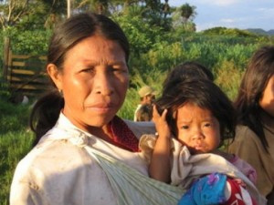 Governo federal visita famílias Kaiowá em Paranhos e mais uma vez promete terras