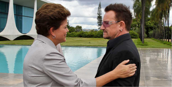 Dilma e o vocalista do U2, Bono Vox.