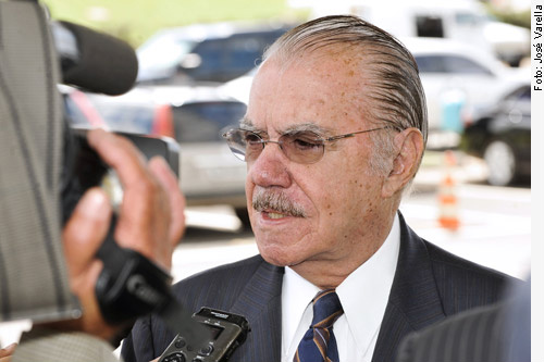 Sarney pede revogação do Estatuto do Desarmamento Sarney pede revogação do Estatuto do Desarmamento
