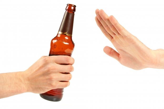 Como escapar das pessoas que tentam te obrigar a beber em festas de fim de ano Como escapar das pessoas que tentam te obrigar a beber em festas de fim de ano