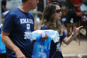 Estudantes nos locais de prova do Enade 2012 (Fabio Rodrigues/ABr)