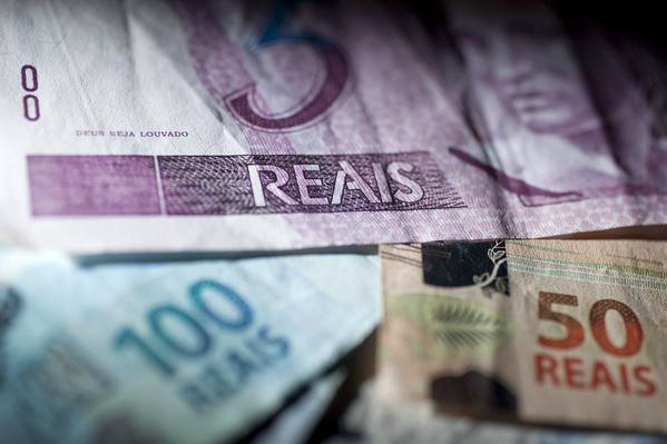 Economia brasileira encolheu 0,81% no trimestre, diz Banco Central