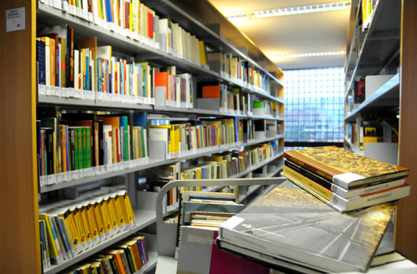 Bienal premia obras difíceis de ser encontradas em livrarias brasilienses