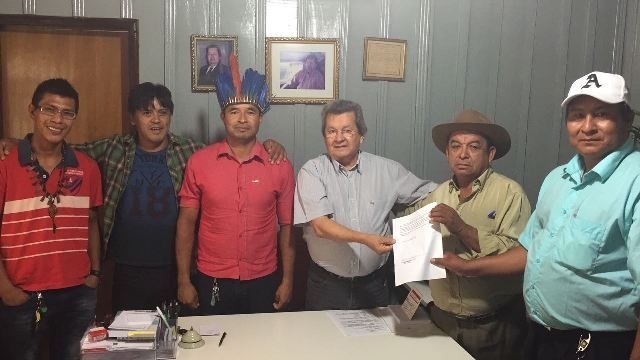 Onevan recebe reivindicações de lideranças indígenas da Aldeia Amambai Onevan com as lideranças indígenas (Foto: Divulgação )
