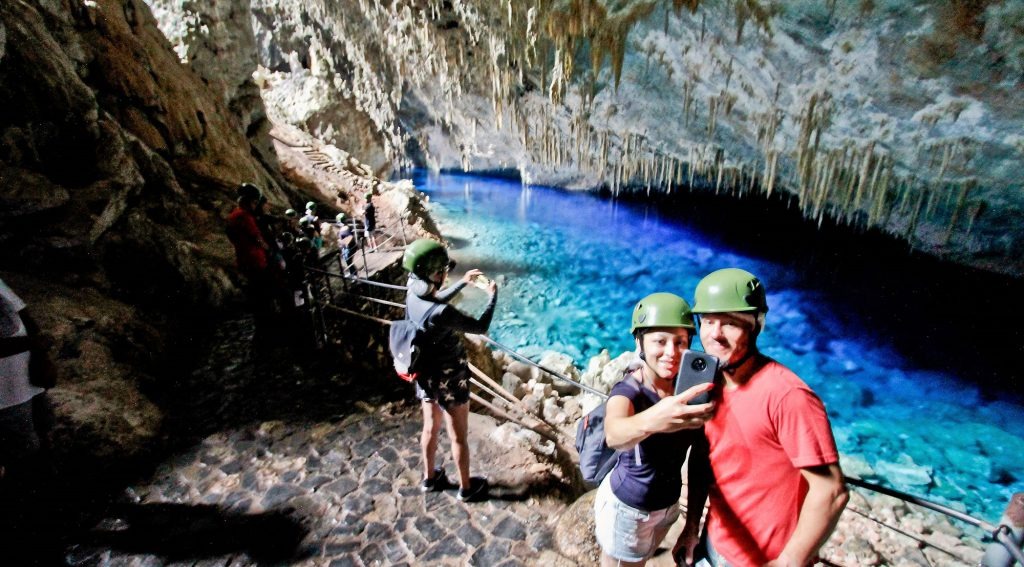 Estado anuncia ações para minimizar impactos do coronavírus no turismo Gruta do Lago Azul, em Bonito. Foto: Saul Schramm