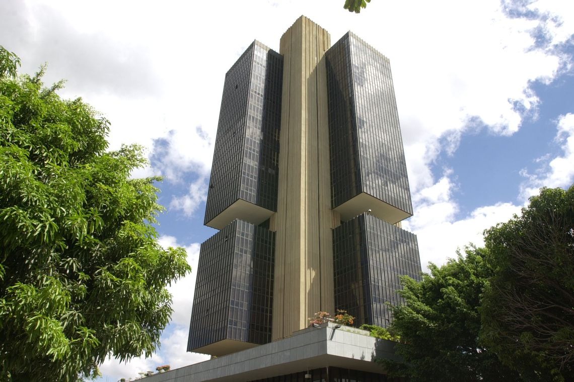 BC leiloou US$ 12,25 bilhões das reservas para segurar dólar BC leiloou US$ 12,25 bilhões das reservas para segurar dólar