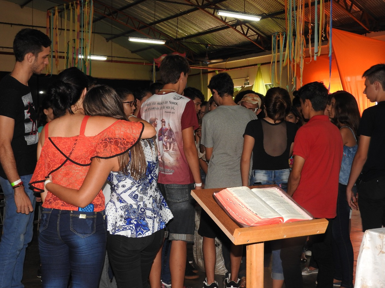 Cristãos trocam folia por retiros espirituais, em Amambai De volta ao primeiro amor foi o tema do retiro promovido pelo grupo de jovens Maria, Mãe da Igreja / Foto: Divulgação