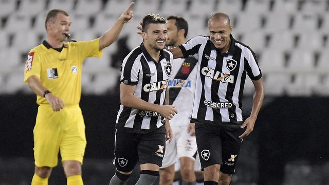 Corinthians, Grêmio, Santos e Botafogo formam o G-4 da competição nacional (Foto: Alexandre Loureiro/Getty)