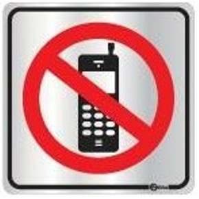 Lei proíbe uso de celulares com câmeras na cabine de votação Lei proíbe uso de celulares com câmeras na cabine de votação