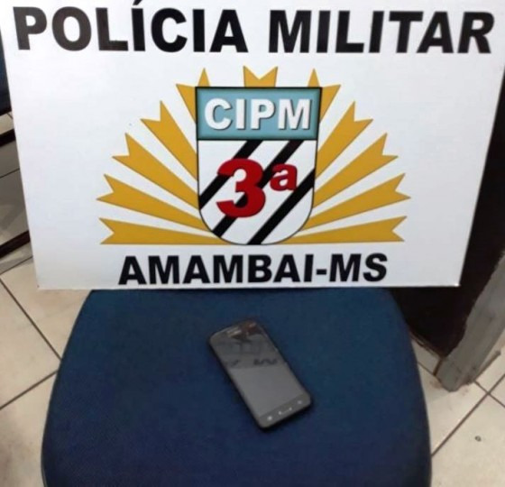 A dupla foi presa por um policial militar que estava de folga, mas viu a atitude suspeita dos jovens