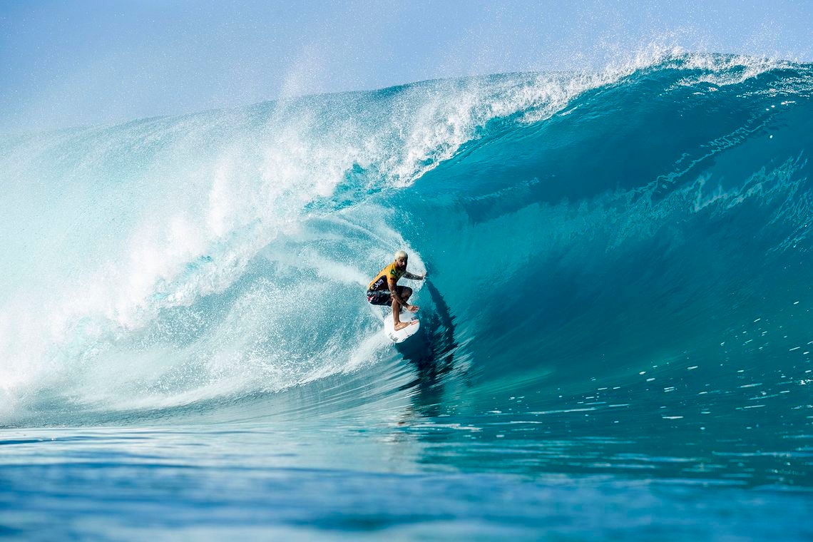 Ítalo Ferreira conquista título do Circuito Mundial de Surfe Kelly Cestari