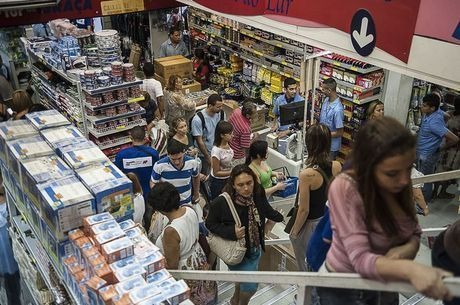 Intenção de compras no Natal é a maior desde 2014, afirma FGV Compras na Black Friday não vão estragar o NatalMarcelo Camargo/Agência Brasil/EBC