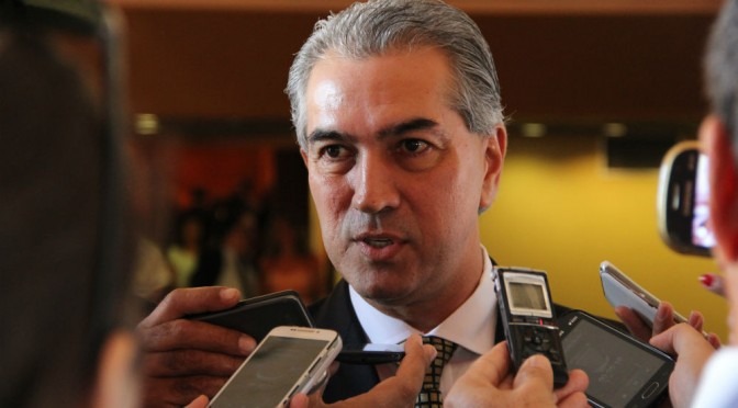 Governador Reinaldo Azambuja e secretários serão empossados hoje a tarde Governador Reinaldo Azambuja e secretários serão empossados hoje a tarde