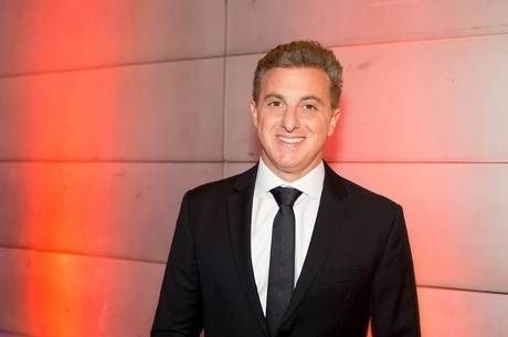 Dinheiro público financiou 85% do jatinho de Luciano Huck Apresentador comprou jatinho com dinheiro público (Foto: Reprodução )
