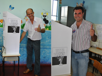 Candidatos demonstram otimismo no dia das eleições Candidatos Sérgio Barbosa (PMDB) e Gilmar Vicentin (PDT), durante votação Foto: Moreira Produções