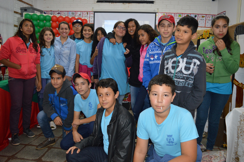 Professora Cristiane e seus alunos / Foto: Moreira Produções