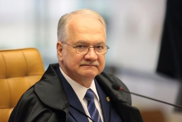 Ministro Fachin diz que não se pode “demonizar a política” O ministro Edson Fachin disse que não está na justiça criminal “a resposta de todos os males” do BrasilCarlos Moura/SCO/STF