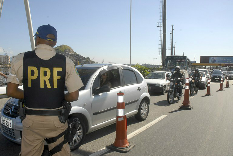 Número de acidentes graves em rodovias cai 26,7% neste fim de ano Ação de final de ano focou também na prevenção do excesso de velocidade (Foto: Divulgação)