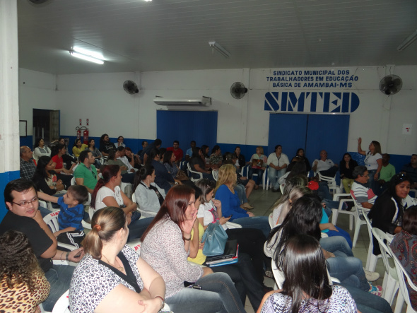 A assembleia reuniu trabalhadores na educação das redes municipal e estadual de ensino / Foto: Assessoria