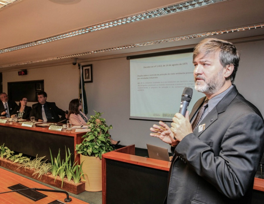 Noronha: desconcentração industrial agravou o problema