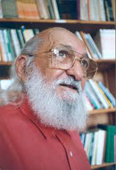Publicada lei que declara Paulo Freire patrono da educação brasileira