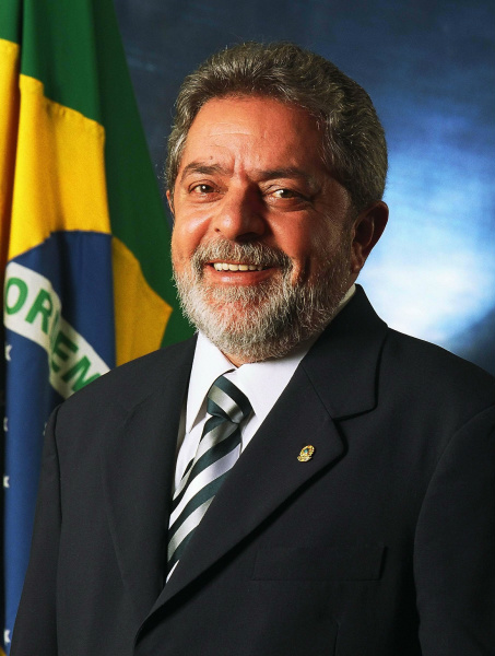 Lula fez primeiros exames ontem e deve iniciar quimioterapia na próxima semana Lula fez primeiros exames ontem e deve iniciar quimioterapia na próxima semana