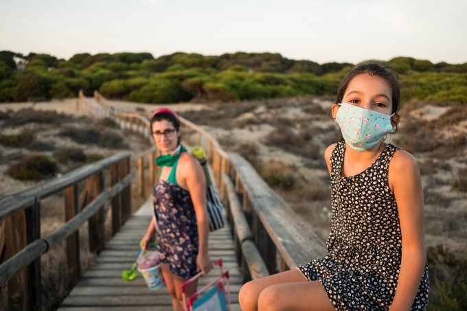 Não abre mão de viajar com as crianças? Como fazer isso de maneira segura (Antonio Garcia Recena/Getty Images)