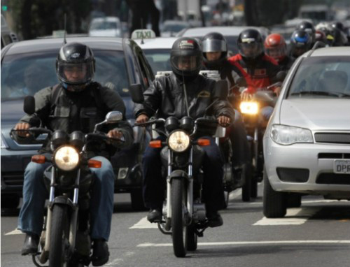 Saúde discute ações para diminuir acidentes de moto no País