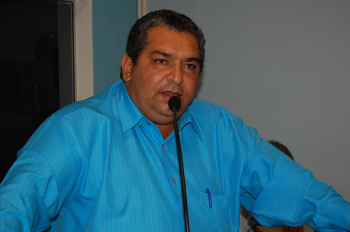 Valter Brito presta homenagem ao ex-vereador Anderson Mansano Vereador Brito apresenta projeto em homenagem ao ex-vereador Anderson Mansano. Foto: Moreira Produções.