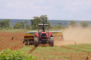 Segundo Famasul, menos de 2% da área que será cultivada foi semeada.
