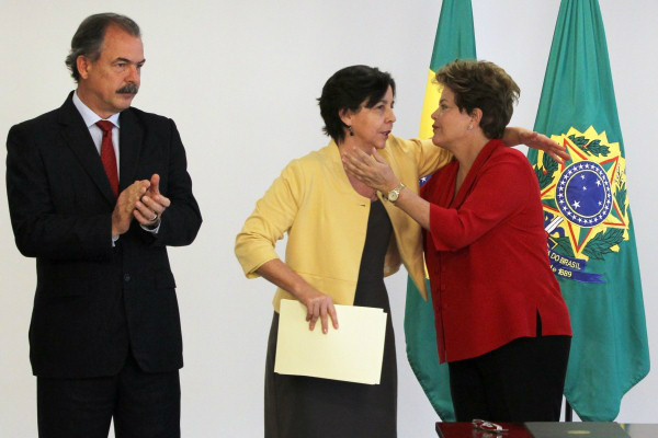 Dilma e Tereza Campello na solenidade em que foi sancionada a lei do Brasil Carinhoso.Ana Nascimento/MDS