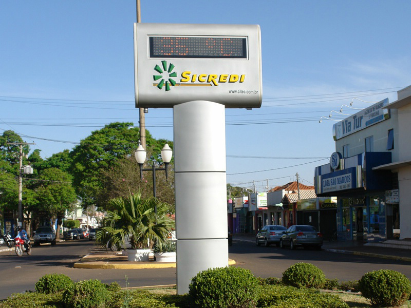Termômetros apontavam 35º às 15h30 desta quinta-feira (12).