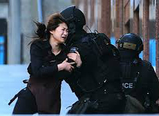 Brasileira refém no sequestro em Sydney está bem, informam parentes