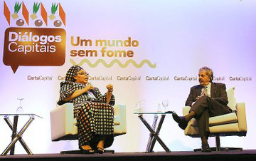 A liberiana Leymah Gbowee, Nobel da Paz, em debate com Lula: 