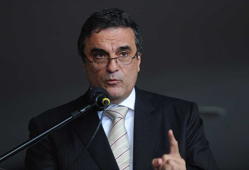 Ministério da Justiça antecipa para maio campanha do desarmamento Ministério da Justiça antecipa para maio campanha do desarmamento