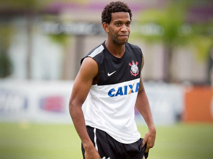 ''Vamos tentar seguir vencendo os nossos jogos para sermos campeões.'' Afirmou Gil.