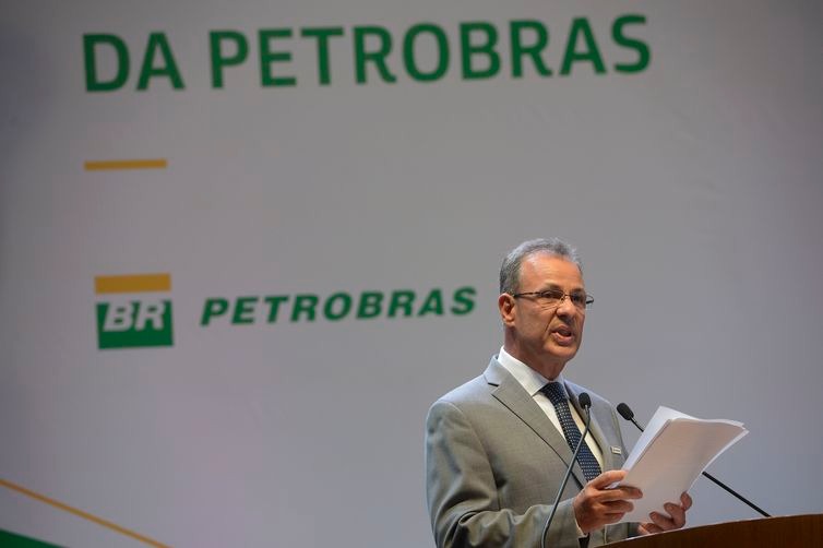 Não há intenção de influenciar preço dos combustíveis, diz ministro O ministro de Minas e Energia participou da posse do novo presidente da Petrobras, Roberto Castello Branco, no Rio de Janeiro - Fernando Frazão/Agência Brasil